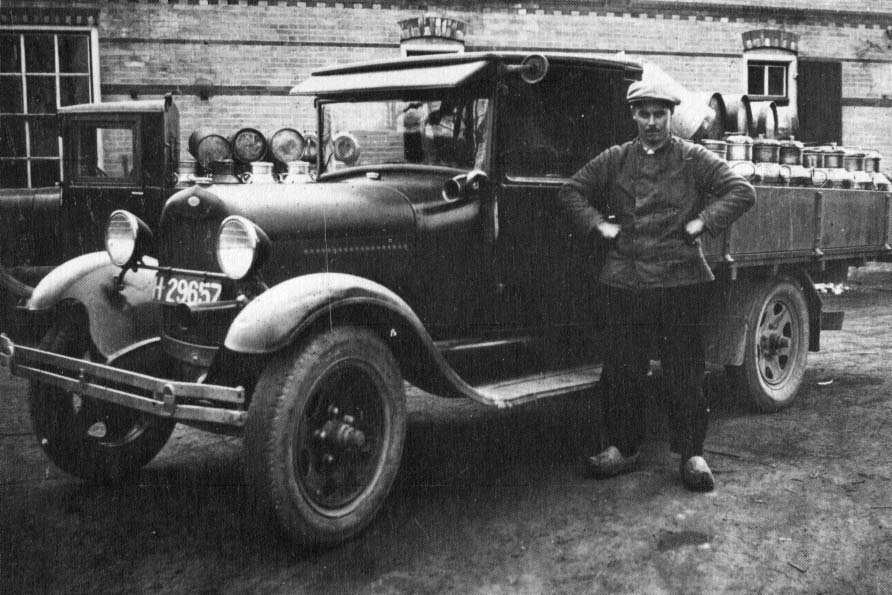 De melkwagen van zuivelfabriek “De Samenwerking”